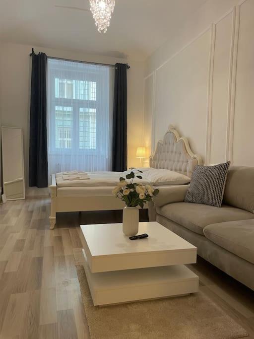Helen Homestay Vysehrad 布拉格 外观 照片